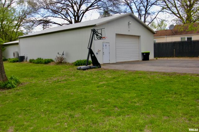 609 N SWORDS Avenue, West Peoria, IL 61604