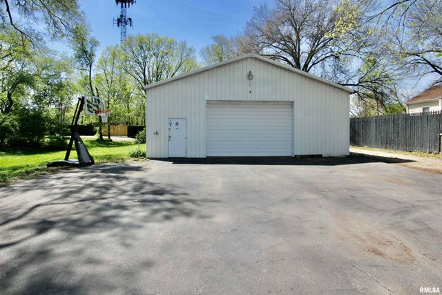 609 N SWORDS Avenue, West Peoria, IL 61604
