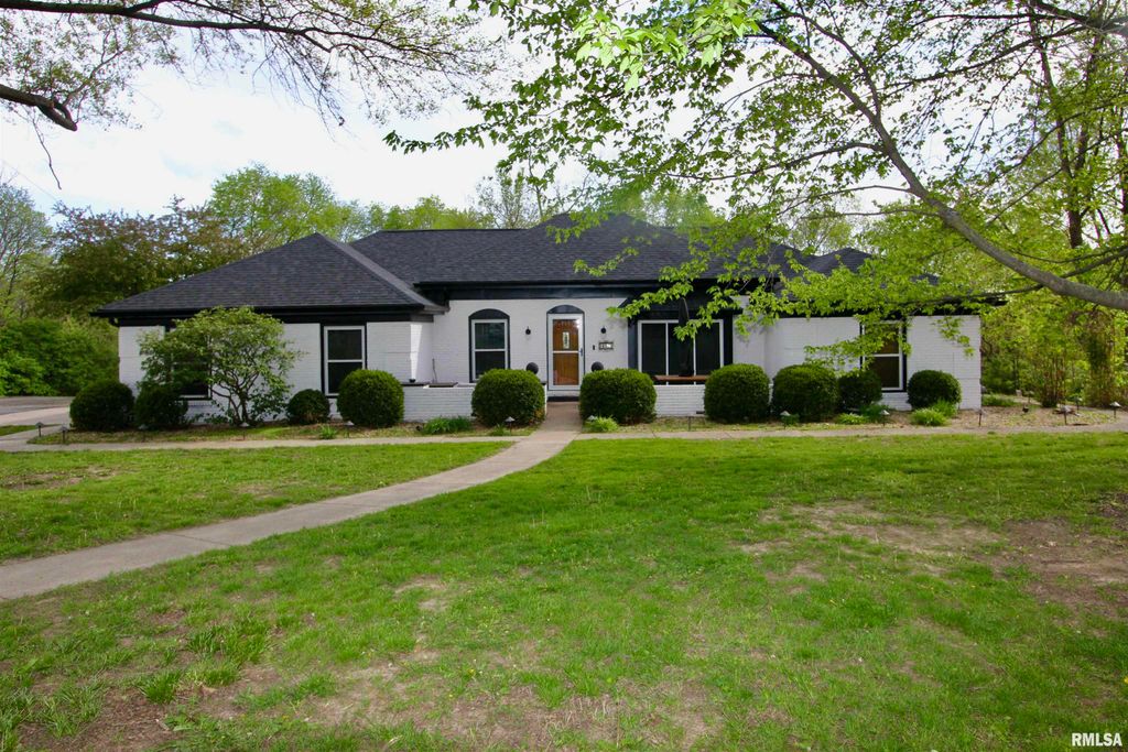 609 N SWORDS Avenue, West Peoria, IL 61604