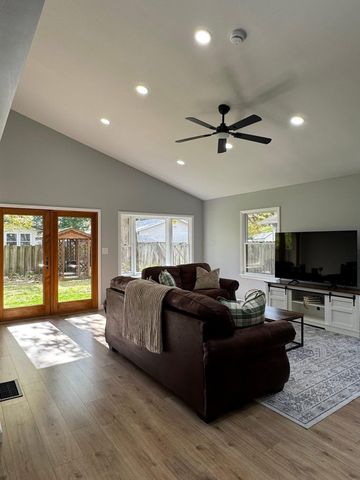 2413 Edgevale Road, Columbus, OH 43221