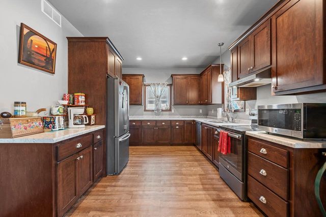 900 S GREENWOOD AVENUE, Green Bay, WI 54304