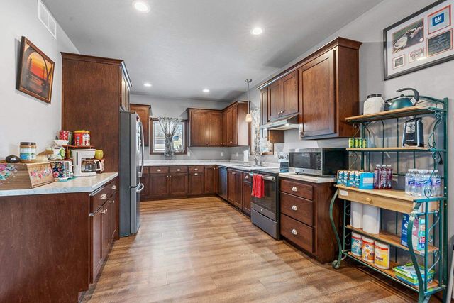 900 S GREENWOOD AVENUE, Green Bay, WI 54304