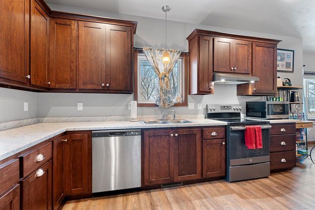 900 S GREENWOOD AVENUE, Green Bay, WI 54304