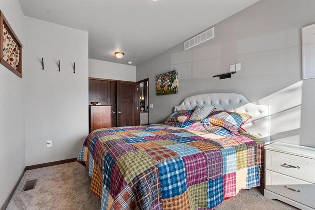 900 S GREENWOOD AVENUE, Green Bay, WI 54304