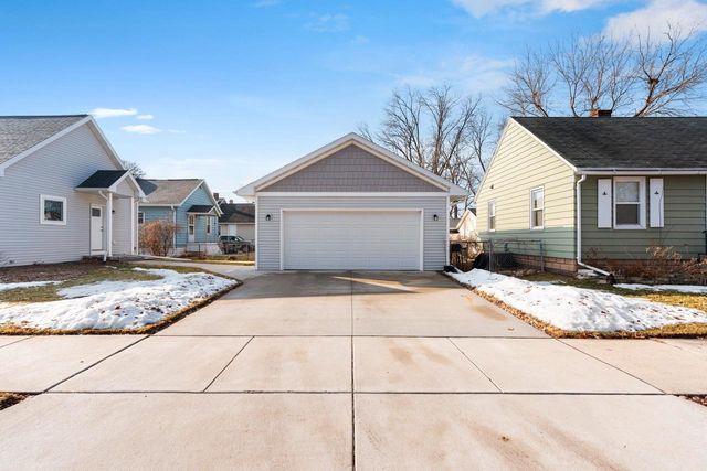 900 S GREENWOOD AVENUE, Green Bay, WI 54304