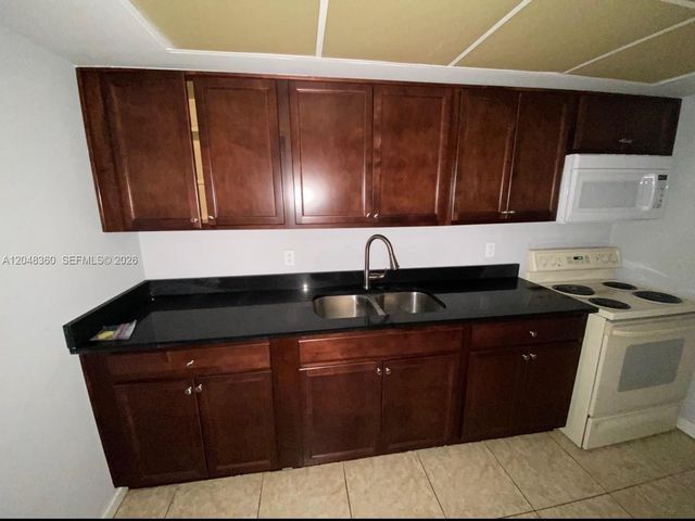 25512 SW 107th Ave 2, Homestead, FL 33032