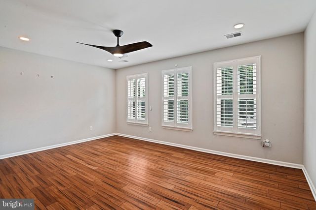 3504 NODDING PINE CT, Fairfax, VA 22033
