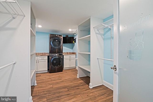 3504 NODDING PINE CT, Fairfax, VA 22033