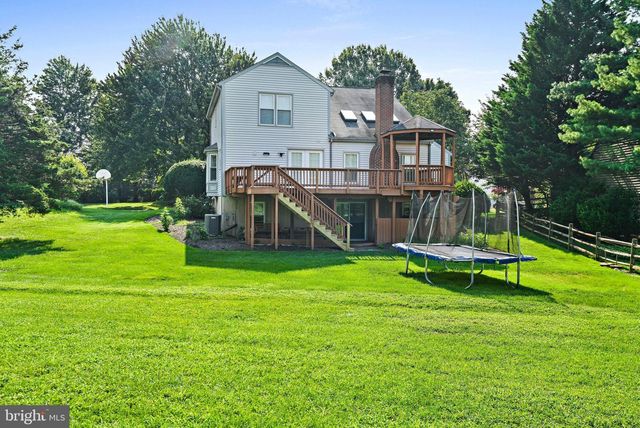 3504 NODDING PINE CT, Fairfax, VA 22033