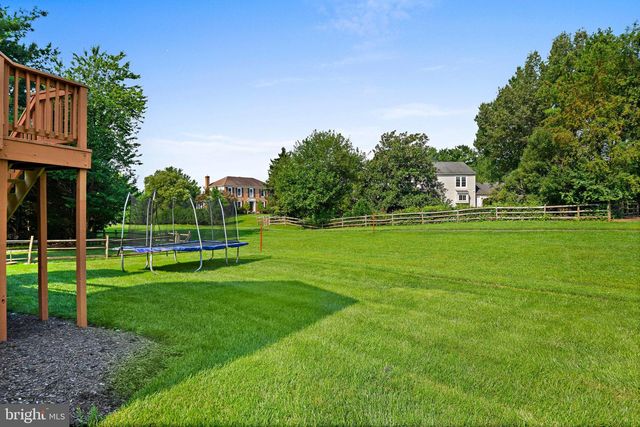 3504 NODDING PINE CT, Fairfax, VA 22033