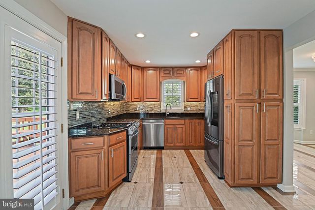 3504 NODDING PINE CT, Fairfax, VA 22033