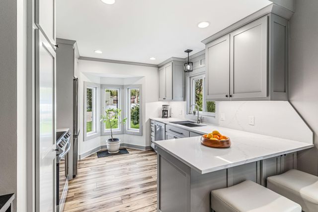 4711 Covington Circle, Eagan, MN 55122
