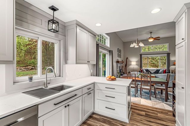 4711 Covington Circle, Eagan, MN 55122