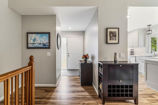 4711 Covington Circle, Eagan, MN 55122