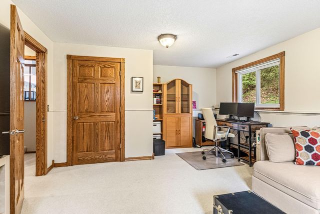 4711 Covington Circle, Eagan, MN 55122