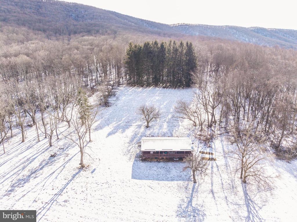 5344 BACK VALLEY RD, Lindside, WV 24951