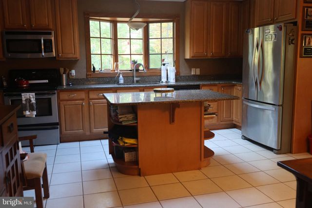 162 MULLER RD, Elmer, NJ 08318