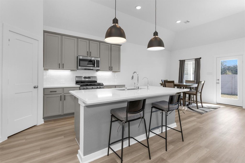 Image 11 of property listing at 2127 Heather Ridge Way, Rosenberg, TX 77471