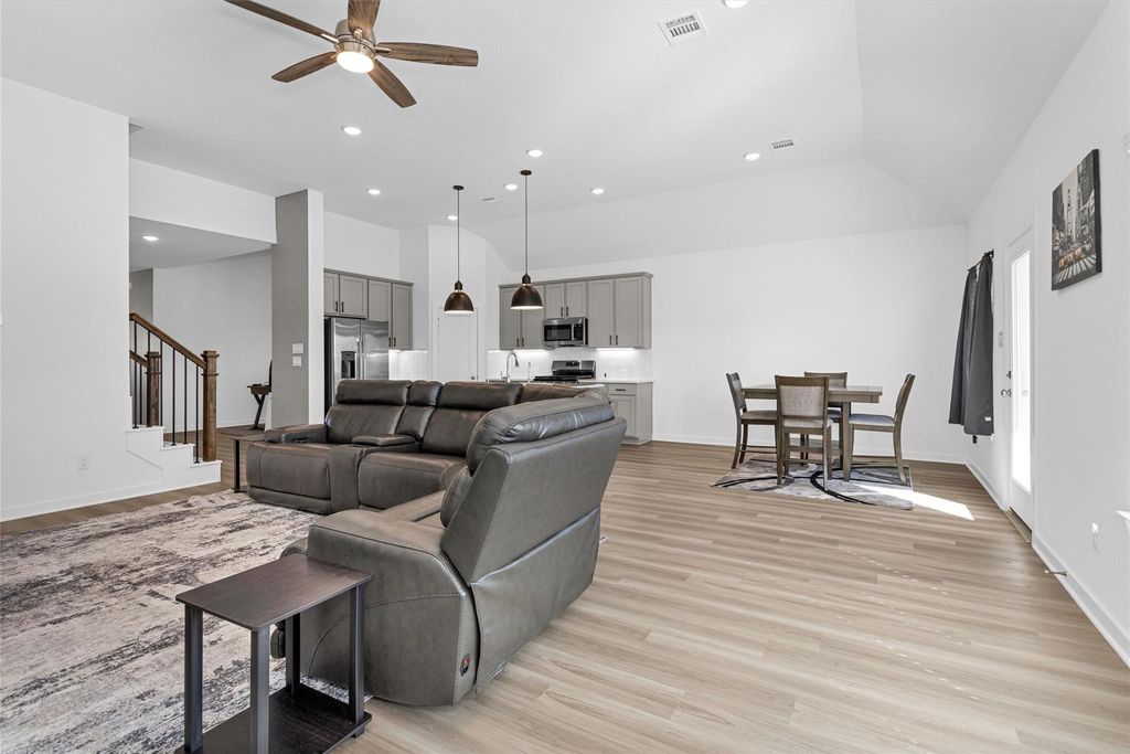 Image 16 of property listing at 2127 Heather Ridge Way, Rosenberg, TX 77471