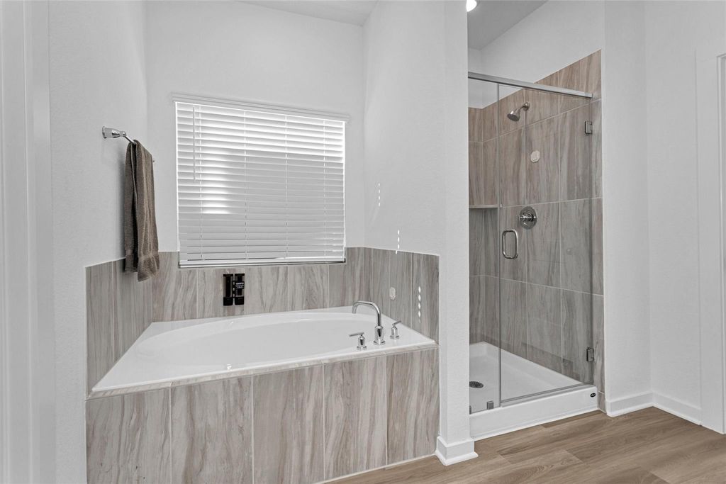 Image 24 of property listing at 2127 Heather Ridge Way, Rosenberg, TX 77471