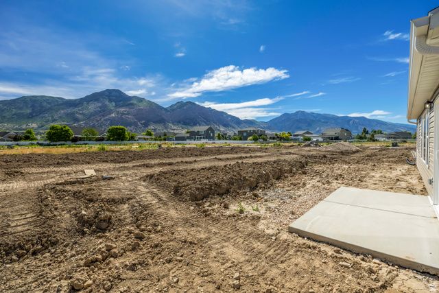 1046 N SUMMIT VIEW DR, Harrisville, UT 84404
