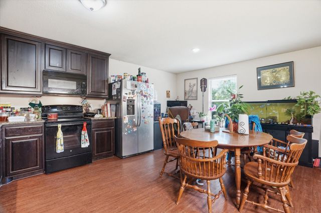 1812 Village Park Trail, Burleson, TX 76028