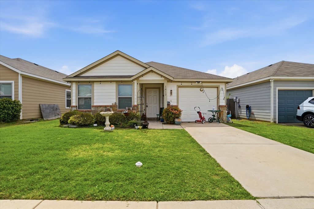 1812 Village Park Trail, Burleson, TX 76028