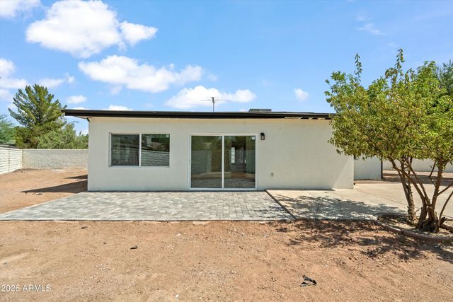 1717 E CAMPUS Drive, Tempe, AZ 85282