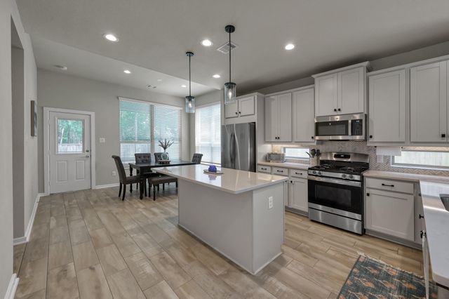 360 Rise Lane, Montgomery, TX 77316