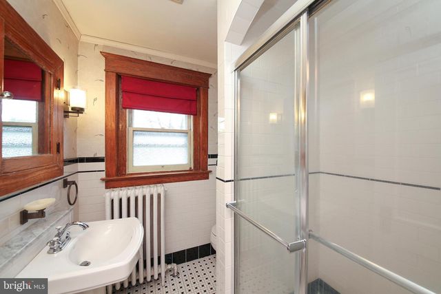 292 E COURT ST, Doylestown, PA 18901