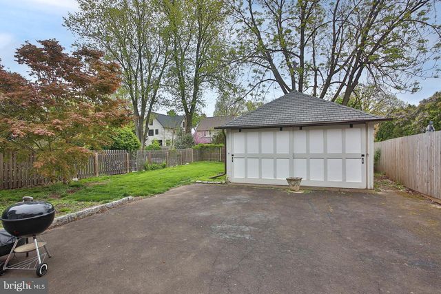 292 E COURT ST, Doylestown, PA 18901