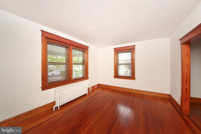 292 E COURT ST, Doylestown, PA 18901