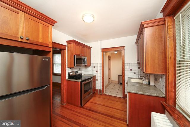 292 E COURT ST, Doylestown, PA 18901