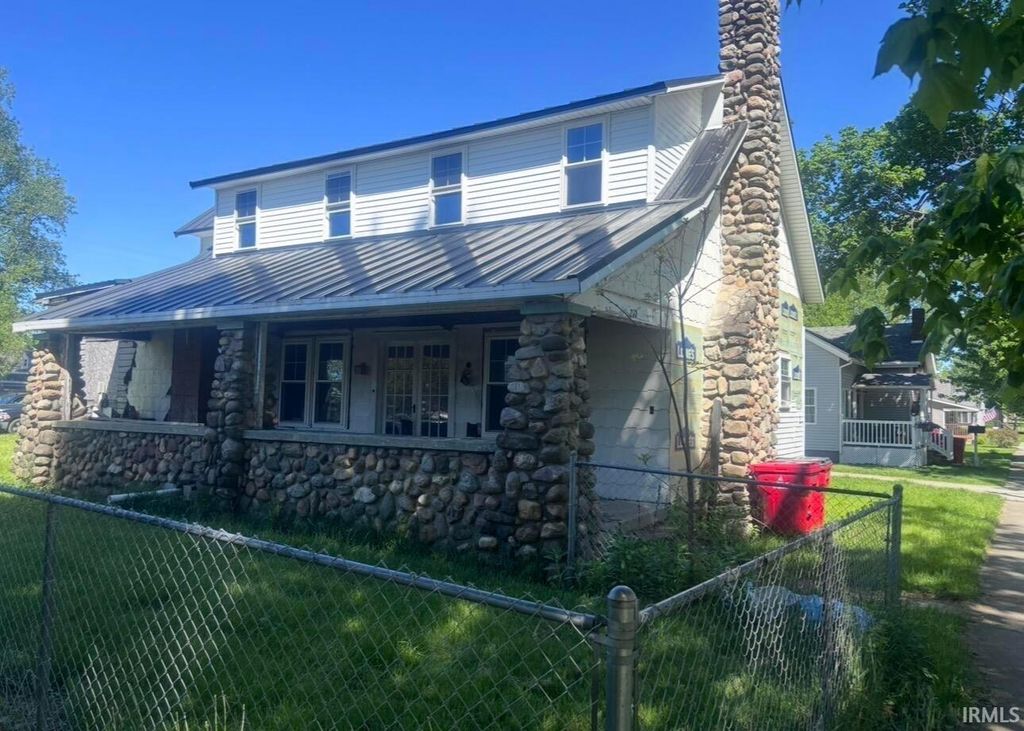 210 N Maple Street, Argos, IN 46501