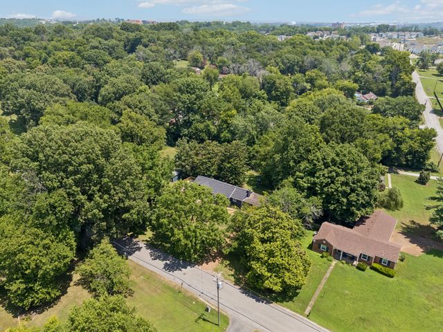 1113 Berwick Trl, Madison, TN 37115