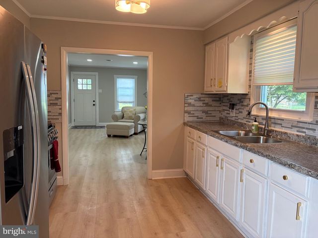 12 CHESTER AVE, Deepwater, NJ 08023