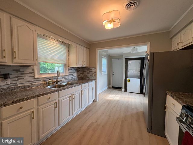 12 CHESTER AVE, Deepwater, NJ 08023