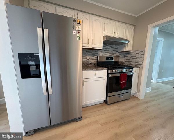 12 CHESTER AVE, Deepwater, NJ 08023