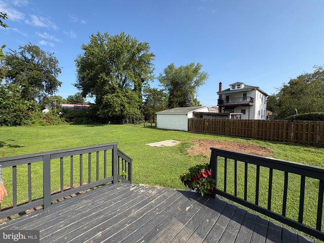 12 CHESTER AVE, Deepwater, NJ 08023