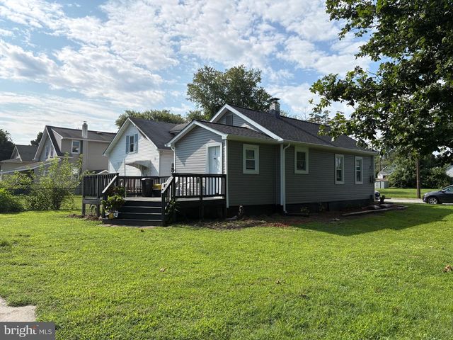 12 CHESTER AVE, Deepwater, NJ 08023