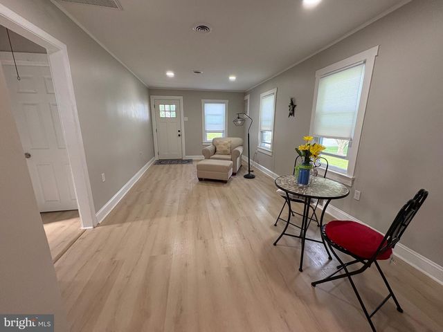 12 CHESTER AVE, Deepwater, NJ 08023
