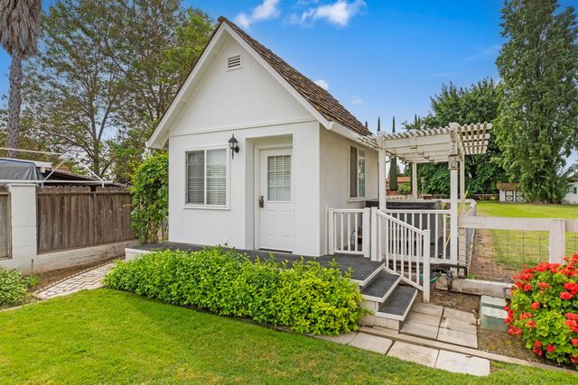 2400 Woodland Ave, Modesto, CA 95358
