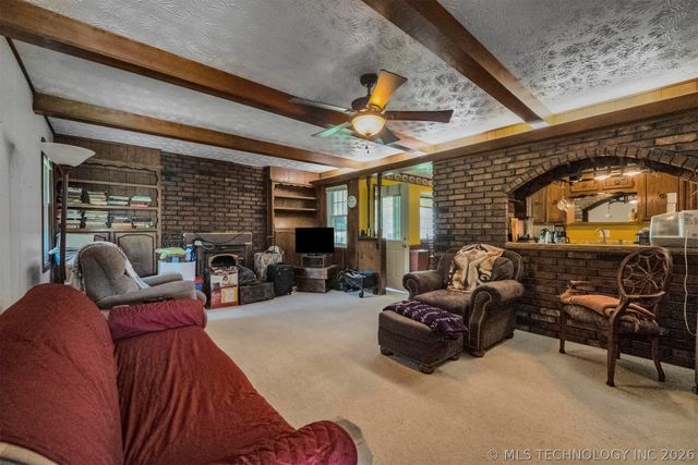 212 N Will Rogers Loop W, Oologah, OK 74053