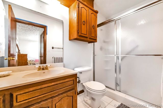 212 N Will Rogers Loop W, Oologah, OK 74053
