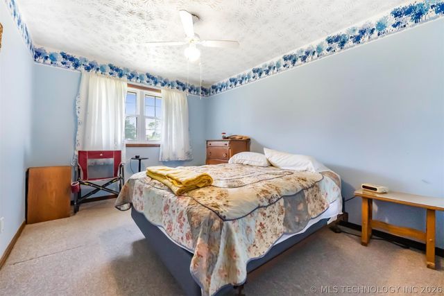 212 N Will Rogers Loop W, Oologah, OK 74053