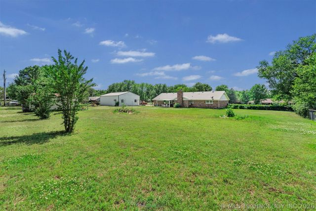 212 N Will Rogers Loop W, Oologah, OK 74053