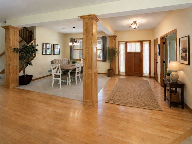 2110 Valley Creek Lane, Shakopee, MN 55379