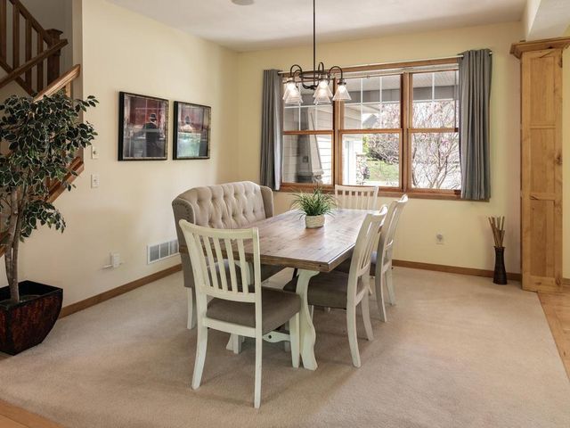 2110 Valley Creek Lane, Shakopee, MN 55379