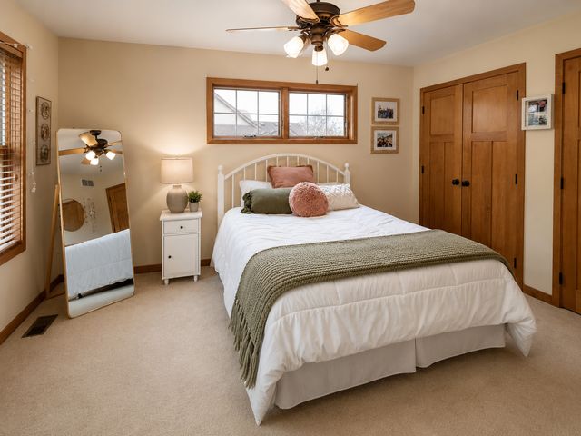 2110 Valley Creek Lane, Shakopee, MN 55379
