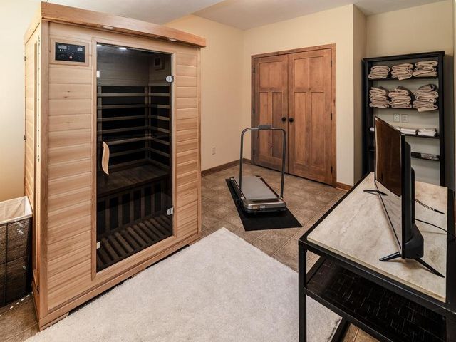 2110 Valley Creek Lane, Shakopee, MN 55379